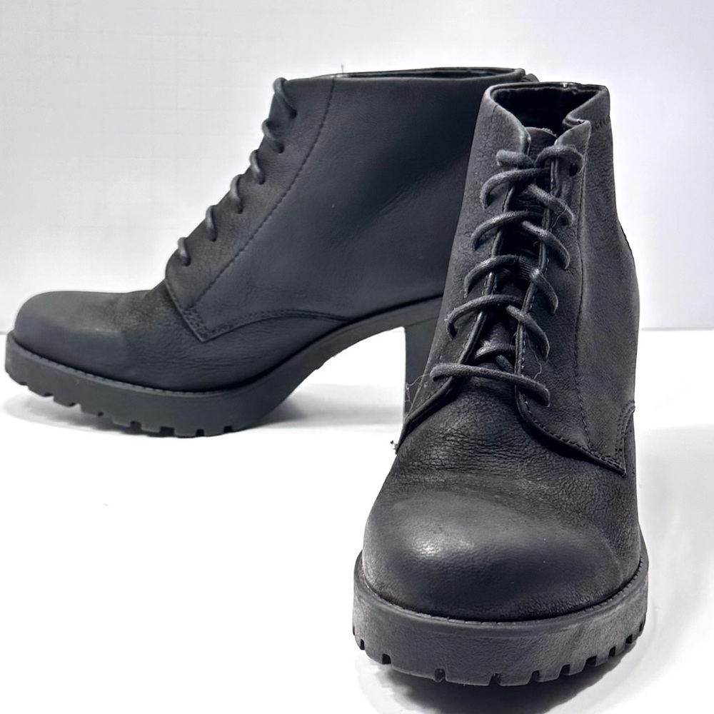 Vagabond Black Lace Up Boots with Chunky Heel